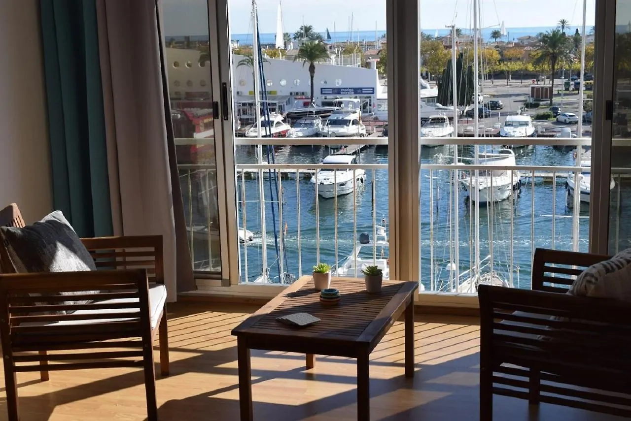 Amplio Estudio Con Vistas A La Marina Y Al Mar Ref 358 艾姆布里亚布拉瓦